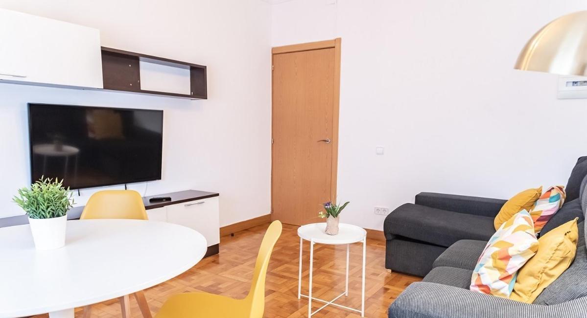 Adaptado Y Comodo Apartamento En Iturrama Pamplona Luaran gambar