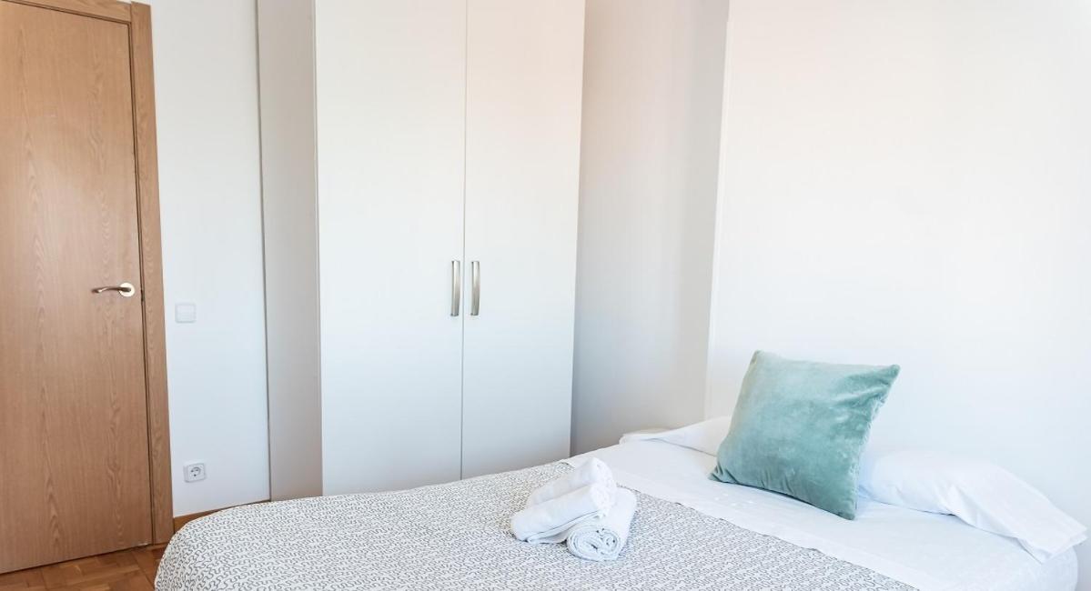 Adaptado Y Comodo Apartamento En Iturrama Pamplona Luaran gambar